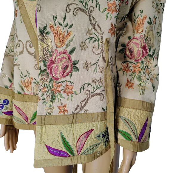 Metallic Kimono Thread Custom Beige Quilt Patchwork Floral Embroidered Size MED - Picture 8 of 8
